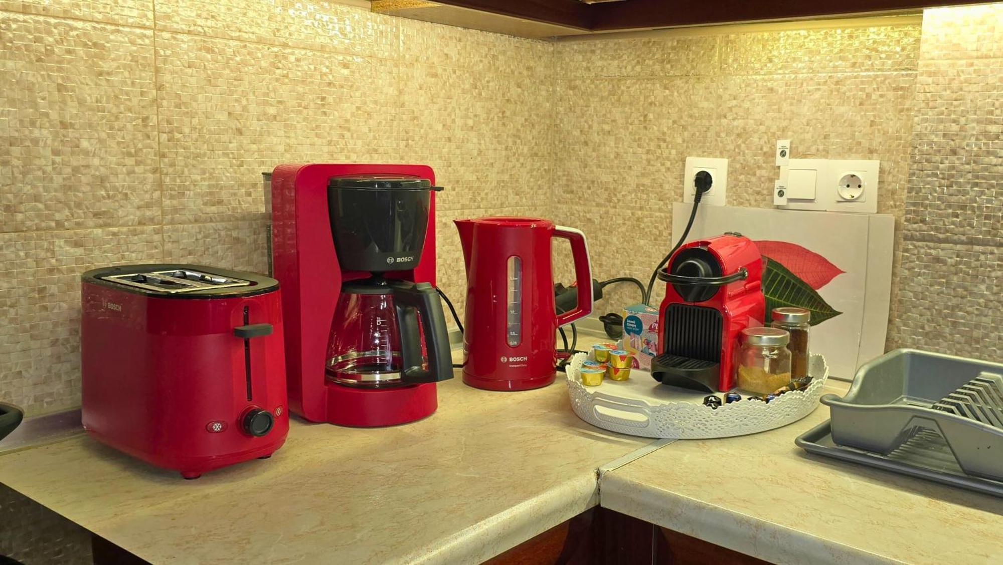 Fully Equipped And Family Friendly Skg Center Apartment Солун Екстериор снимка